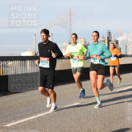 03.10.2025 - Köhlbrandbrückenlauf Lena Gebhardt http://msf.ph/oto/9124889 03.10.2025 09:46:05 Position 2 1205, 1182, 1280 meine-sportfotos.de