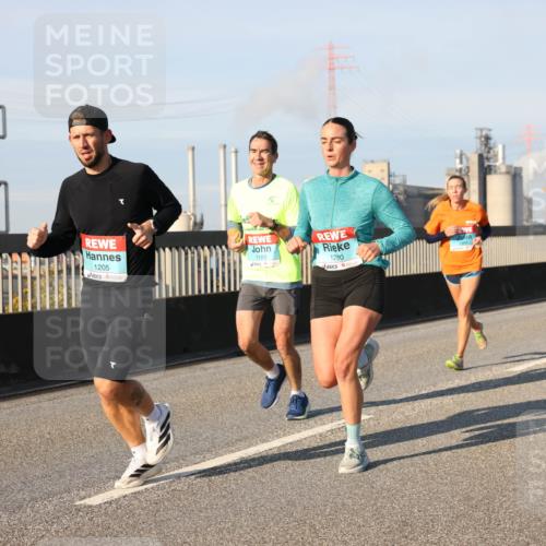 03.10.2025 - Köhlbrandbrückenlauf Lena Gebhardt http://msf.ph/oto/9124900 03.10.2025 09:46:05 Position 2 1205, 1182, 1280 meine-sportfotos.de