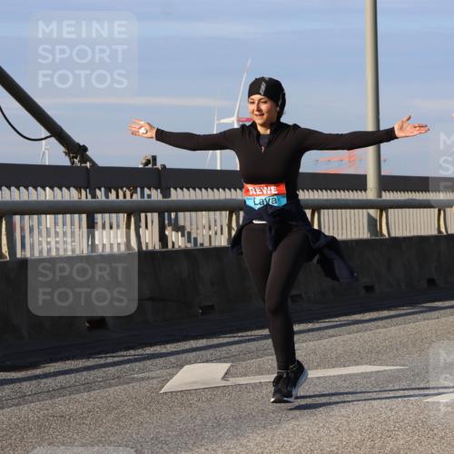 03.10.2025 - Köhlbrandbrückenlauf Strokosch-Dieckow http://msf.ph/oto/9124907 03.10.2025 10:06:18 Position 2 1518 meine-sportfotos.de