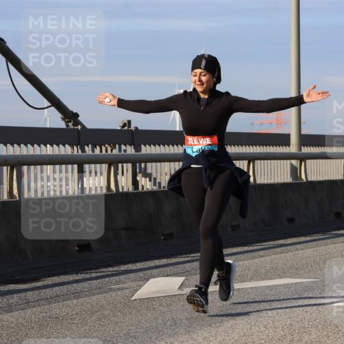 03.10.2025 - Köhlbrandbrückenlauf Strokosch-Dieckow http://msf.ph/oto/9124909 03.10.2025 10:06:18 Position 2 1518 meine-sportfotos.de