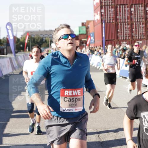 03.10.2025 - Köhlbrandbrückenlauf Jannik Wohlers http://msf.ph/oto/9124912 03.10.2025 13:06:39 Ziel 4015, 4026, 4122, 4151, 4312, 4396, 4405, 5798, 5971, 6061, 6256, 6721 meine-sportfotos.de