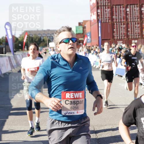 03.10.2025 - Köhlbrandbrückenlauf Jannik Wohlers http://msf.ph/oto/9124915 03.10.2025 13:06:39 Ziel 4015, 4026, 4122, 4151, 4312, 4396, 4405, 5798, 5971, 6061, 6256, 6721 meine-sportfotos.de