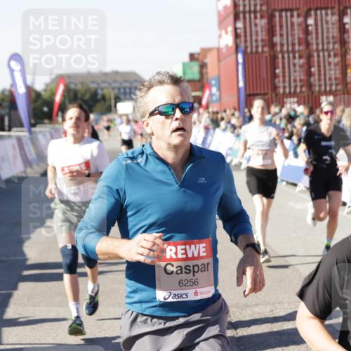 03.10.2025 - Köhlbrandbrückenlauf Jannik Wohlers http://msf.ph/oto/9124918 03.10.2025 13:06:39 Ziel 4015, 4026, 4122, 4151, 4312, 4396, 4405, 5798, 5971, 6061, 6256, 6721 meine-sportfotos.de
