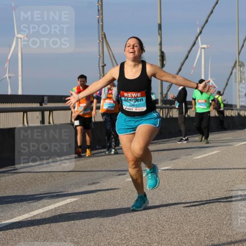 03.10.2025 - Köhlbrandbrückenlauf Strokosch-Dieckow http://msf.ph/oto/9124932 03.10.2025 10:06:21 Position 2 2261 meine-sportfotos.de