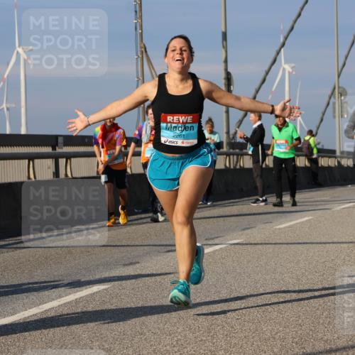 03.10.2025 - Köhlbrandbrückenlauf Strokosch-Dieckow http://msf.ph/oto/9124938 03.10.2025 10:06:21 Position 2 2261 meine-sportfotos.de