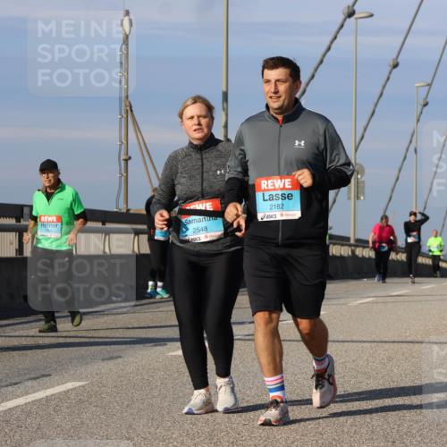 03.10.2025 - Köhlbrandbrückenlauf Strokosch-Dieckow http://msf.ph/oto/9124957 03.10.2025 10:06:26 Position 2 3637, 2463, 2548, 2182 meine-sportfotos.de