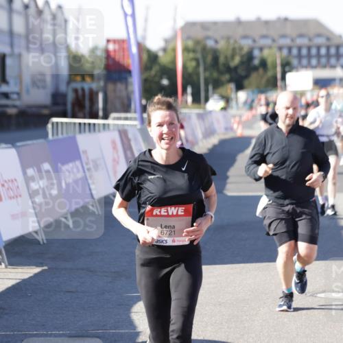 03.10.2025 - Köhlbrandbrückenlauf Jannik Wohlers http://msf.ph/oto/9124972 03.10.2025 13:06:41 Ziel 4015, 4026, 4122, 4151, 4312, 4405, 5798, 5971, 6061, 6089, 6256, 6721 meine-sportfotos.de