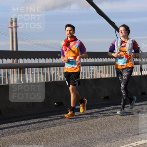 03.10.2025 - Köhlbrandbrückenlauf Strokosch-Dieckow http://msf.ph/oto/9124976 03.10.2025 10:06:28 Position 2 3639, 3637 meine-sportfotos.de