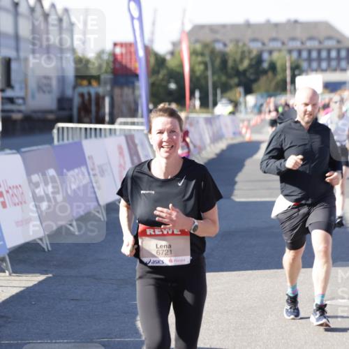 03.10.2025 - Köhlbrandbrückenlauf Jannik Wohlers http://msf.ph/oto/9124977 03.10.2025 13:06:42 Ziel 4015, 4026, 4122, 4151, 4312, 4405, 5798, 5971, 6056, 6061, 6089, 6256, 6721 meine-sportfotos.de