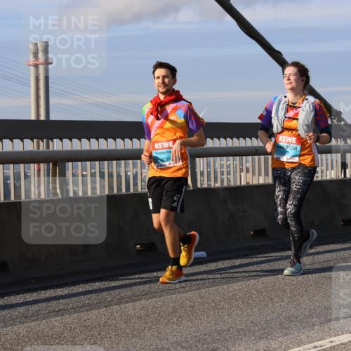 03.10.2025 - Köhlbrandbrückenlauf Strokosch-Dieckow http://msf.ph/oto/9124980 03.10.2025 10:06:28 Position 2 8639 meine-sportfotos.de