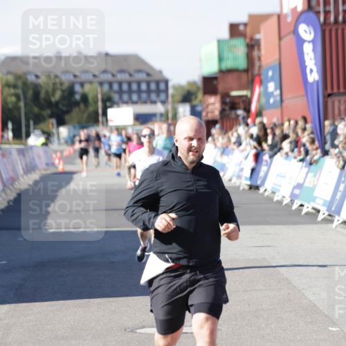 03.10.2025 - Köhlbrandbrückenlauf Jannik Wohlers http://msf.ph/oto/9124991 03.10.2025 13:06:42 Ziel 4015, 4026, 4122, 4151, 4312, 4405, 5798, 5971, 6056, 6061, 6089, 6256, 6721 meine-sportfotos.de
