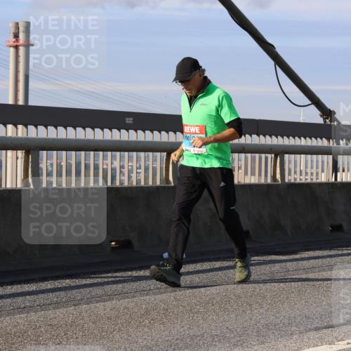 03.10.2025 - Köhlbrandbrückenlauf Strokosch-Dieckow http://msf.ph/oto/9124998 03.10.2025 10:06:31 Position 2 5100 meine-sportfotos.de