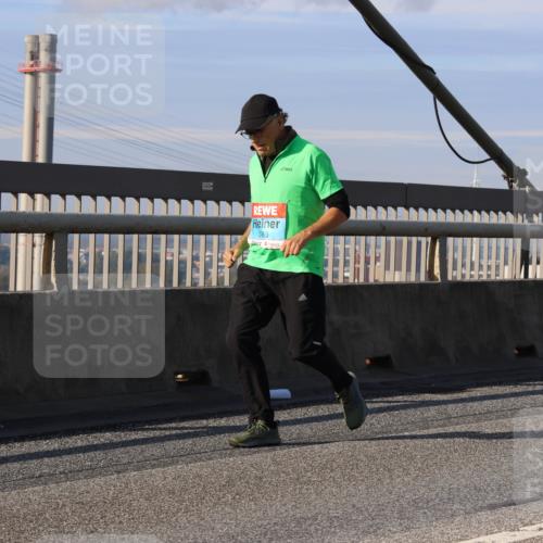 03.10.2025 - Köhlbrandbrückenlauf Strokosch-Dieckow http://msf.ph/oto/9125005 03.10.2025 10:06:31 Position 2 2453 meine-sportfotos.de