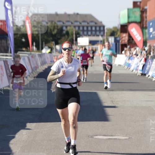 03.10.2025 - Köhlbrandbrückenlauf Jannik Wohlers http://msf.ph/oto/9125009 03.10.2025 13:06:45 Ziel 4026, 4151, 4312, 4405, 5798, 5971, 6056, 6061, 6089, 6256, 6721 meine-sportfotos.de