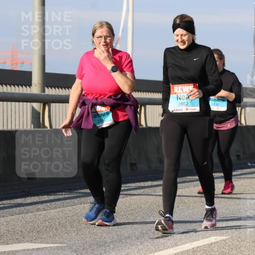 03.10.2025 - Köhlbrandbrückenlauf Strokosch-Dieckow http://msf.ph/oto/9125011 03.10.2025 10:06:44 Position 2 2440, 2662, 3131 meine-sportfotos.de
