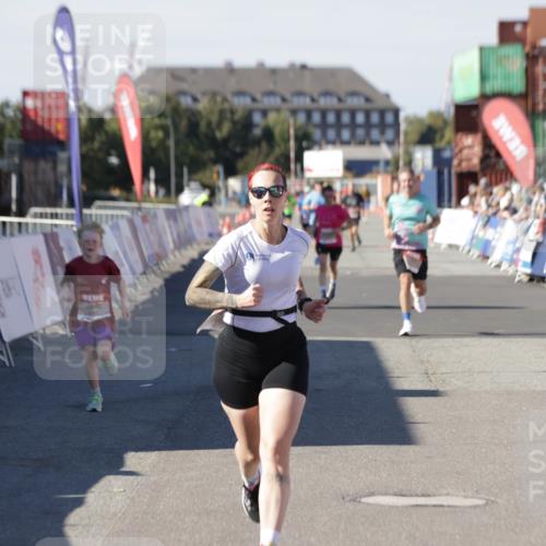 03.10.2025 - Köhlbrandbrückenlauf Jannik Wohlers http://msf.ph/oto/9125014 03.10.2025 13:06:45 Ziel 4026, 4151, 4312, 4405, 5798, 5971, 6056, 6061, 6089, 6256, 6721 meine-sportfotos.de
