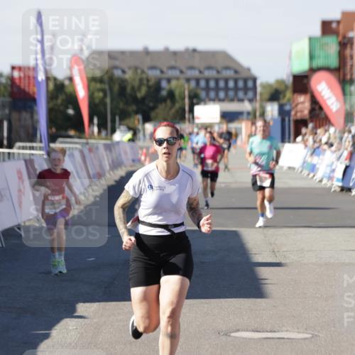 03.10.2025 - Köhlbrandbrückenlauf Jannik Wohlers http://msf.ph/oto/9125019 03.10.2025 13:06:45 Ziel 4026, 4151, 4312, 4405, 5798, 5971, 6056, 6061, 6089, 6256, 6721 meine-sportfotos.de