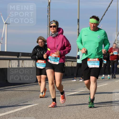 03.10.2025 - Köhlbrandbrückenlauf Strokosch-Dieckow http://msf.ph/oto/9125025 03.10.2025 10:06:48 Position 2 3319, 2479, 2839 meine-sportfotos.de