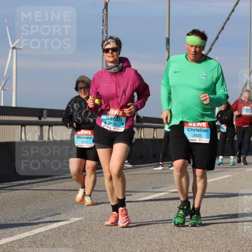 03.10.2025 - Köhlbrandbrückenlauf Strokosch-Dieckow http://msf.ph/oto/9125032 03.10.2025 10:06:48 Position 2 3319, 2479, 2839 meine-sportfotos.de