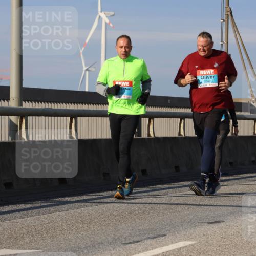 03.10.2025 - Köhlbrandbrückenlauf Strokosch-Dieckow http://msf.ph/oto/9125046 03.10.2025 10:06:54 Position 2 2480, 3349, 2926, 2927 meine-sportfotos.de