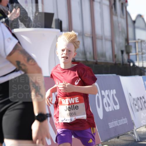 03.10.2025 - Köhlbrandbrückenlauf Jannik Wohlers http://msf.ph/oto/9125052 03.10.2025 13:06:49 Ziel 4405, 5798, 5963, 5971, 6056, 6061, 6089, 6721, 6745 meine-sportfotos.de