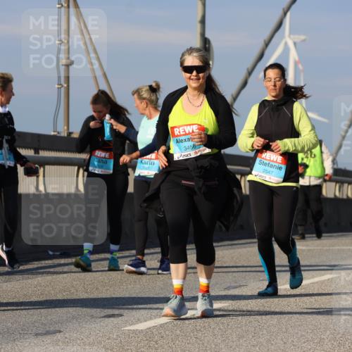 03.10.2025 - Köhlbrandbrückenlauf Strokosch-Dieckow http://msf.ph/oto/9125065 03.10.2025 10:06:56 Position 2 2927, 3456, 2547, 2199 meine-sportfotos.de