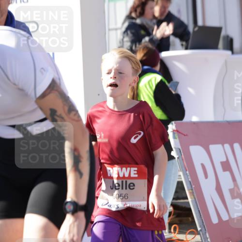 03.10.2025 - Köhlbrandbrückenlauf Jannik Wohlers http://msf.ph/oto/9125076 03.10.2025 13:06:49 Ziel 4405, 5798, 5963, 5971, 6056, 6061, 6089, 6721, 6745 meine-sportfotos.de