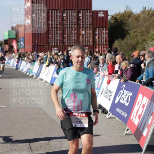 03.10.2025 - Köhlbrandbrückenlauf Jannik Wohlers http://msf.ph/oto/9125091 03.10.2025 13:06:53 Ziel 4152, 4249, 5963, 5971, 6056, 6089, 6745, 6799 meine-sportfotos.de