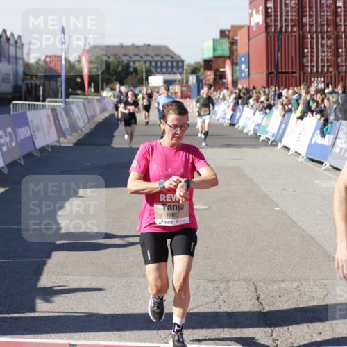 03.10.2025 - Köhlbrandbrückenlauf Jannik Wohlers http://msf.ph/oto/9125105 03.10.2025 13:06:54 Ziel 4152, 4249, 5963, 6056, 6089, 6745, 6799 meine-sportfotos.de