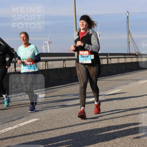03.10.2025 - Köhlbrandbrückenlauf Strokosch-Dieckow http://msf.ph/oto/9125117 03.10.2025 10:07:04 Position 2 2926, 2927, 2426 meine-sportfotos.de