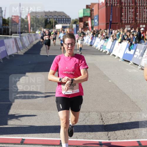 03.10.2025 - Köhlbrandbrückenlauf Jannik Wohlers http://msf.ph/oto/9125118 03.10.2025 13:06:54 Ziel 4152, 4249, 5963, 6056, 6089, 6745, 6799 meine-sportfotos.de