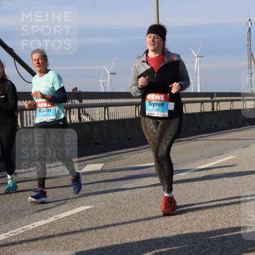 03.10.2025 - Köhlbrandbrückenlauf Strokosch-Dieckow http://msf.ph/oto/9125130 03.10.2025 10:07:05 Position 2 2926, 2927, 2426 meine-sportfotos.de
