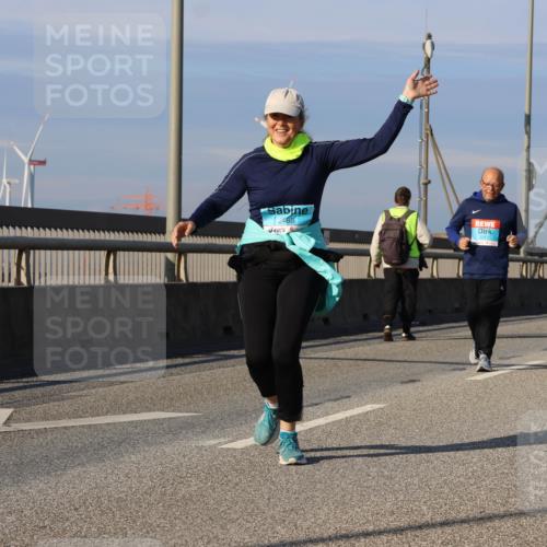 03.10.2025 - Köhlbrandbrückenlauf Strokosch-Dieckow http://msf.ph/oto/9125150 03.10.2025 10:07:16 Position 2 2488 meine-sportfotos.de