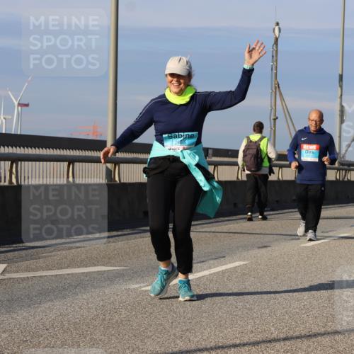 03.10.2025 - Köhlbrandbrückenlauf Strokosch-Dieckow http://msf.ph/oto/9125152 03.10.2025 10:07:16 Position 2 2488 meine-sportfotos.de