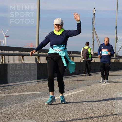 03.10.2025 - Köhlbrandbrückenlauf Strokosch-Dieckow http://msf.ph/oto/9125156 03.10.2025 10:07:16 Position 2 2488, 3512 meine-sportfotos.de