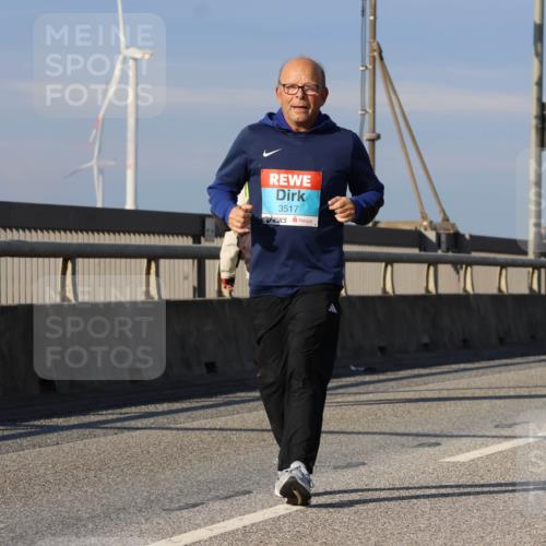 03.10.2025 - Köhlbrandbrückenlauf Strokosch-Dieckow http://msf.ph/oto/9125169 03.10.2025 10:07:18 Position 2 3517 meine-sportfotos.de