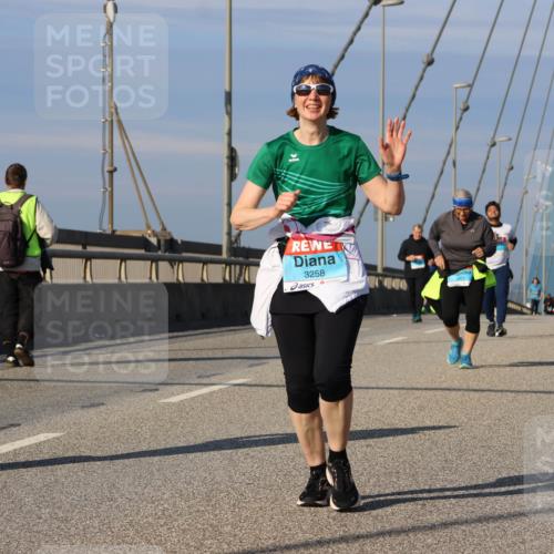 03.10.2025 - Köhlbrandbrückenlauf Strokosch-Dieckow http://msf.ph/oto/9125175 03.10.2025 10:07:19 Position 2 3517, 3258 meine-sportfotos.de