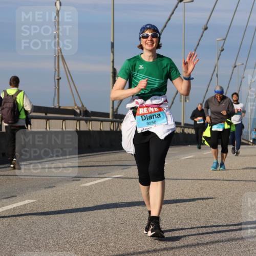 03.10.2025 - Köhlbrandbrückenlauf Strokosch-Dieckow http://msf.ph/oto/9125178 03.10.2025 10:07:19 Position 2 3517, 3258 meine-sportfotos.de