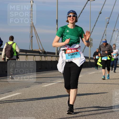 03.10.2025 - Köhlbrandbrückenlauf Strokosch-Dieckow http://msf.ph/oto/9125187 03.10.2025 10:07:19 Position 2 3517, 3258 meine-sportfotos.de