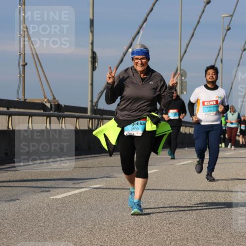 03.10.2025 - Köhlbrandbrückenlauf Strokosch-Dieckow http://msf.ph/oto/9125197 03.10.2025 10:07:23 Position 2 2603, 3347 meine-sportfotos.de