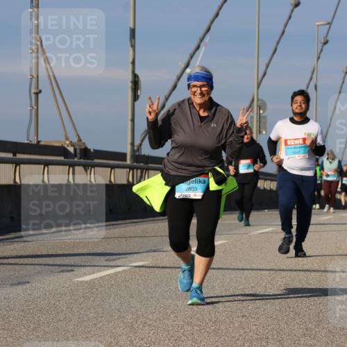 03.10.2025 - Köhlbrandbrückenlauf Strokosch-Dieckow http://msf.ph/oto/9125199 03.10.2025 10:07:23 Position 2 2603, 3347 meine-sportfotos.de