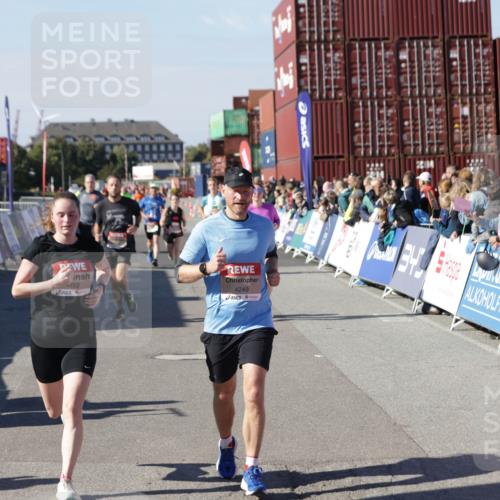 03.10.2025 - Köhlbrandbrückenlauf Jannik Wohlers http://msf.ph/oto/9125215 03.10.2025 13:06:59 Ziel 4152, 4249, 4451, 4588, 5963, 6423, 6427, 6745, 6799, 6822 meine-sportfotos.de