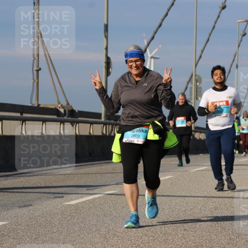 03.10.2025 - Köhlbrandbrückenlauf Strokosch-Dieckow http://msf.ph/oto/9125216 03.10.2025 10:07:23 Position 2 2603 meine-sportfotos.de