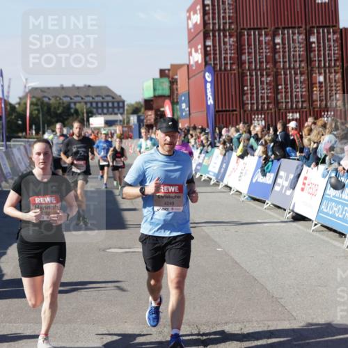 03.10.2025 - Köhlbrandbrückenlauf Jannik Wohlers http://msf.ph/oto/9125217 03.10.2025 13:06:59 Ziel 4152, 4249, 4451, 4588, 5963, 6423, 6427, 6745, 6799, 6822 meine-sportfotos.de