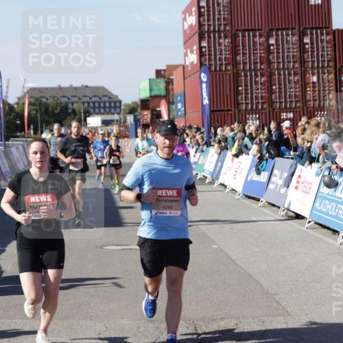 03.10.2025 - Köhlbrandbrückenlauf Jannik Wohlers http://msf.ph/oto/9125219 03.10.2025 13:06:59 Ziel 4152, 4249, 4451, 4588, 5963, 6423, 6427, 6745, 6799, 6822 meine-sportfotos.de