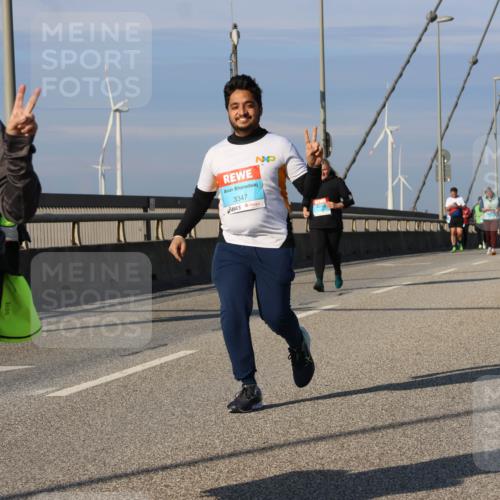 03.10.2025 - Köhlbrandbrückenlauf Strokosch-Dieckow http://msf.ph/oto/9125235 03.10.2025 10:07:26 Position 2 2603, 3347 meine-sportfotos.de