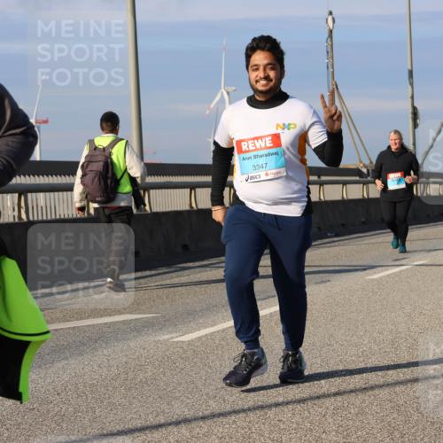 03.10.2025 - Köhlbrandbrückenlauf Strokosch-Dieckow http://msf.ph/oto/9125253 03.10.2025 10:07:27 Position 2 03, 3347 meine-sportfotos.de