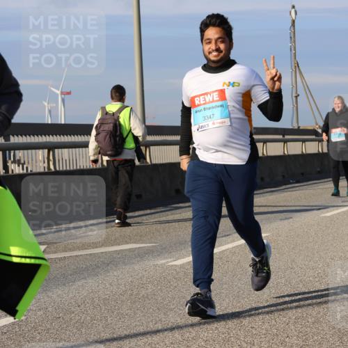 03.10.2025 - Köhlbrandbrückenlauf Strokosch-Dieckow http://msf.ph/oto/9125260 03.10.2025 10:07:27 Position 2 3347 meine-sportfotos.de