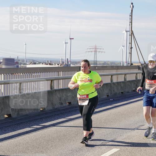 03.10.2025 - Köhlbrandbrückenlauf Michael Burmester http://msf.ph/oto/9125263 03.10.2025 13:08:57 Position 2 5932, 6258 meine-sportfotos.de
