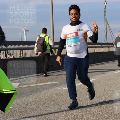 03.10.2025 - Köhlbrandbrückenlauf Strokosch-Dieckow http://msf.ph/oto/9125264 03.10.2025 10:07:27 Position 2 3347 meine-sportfotos.de